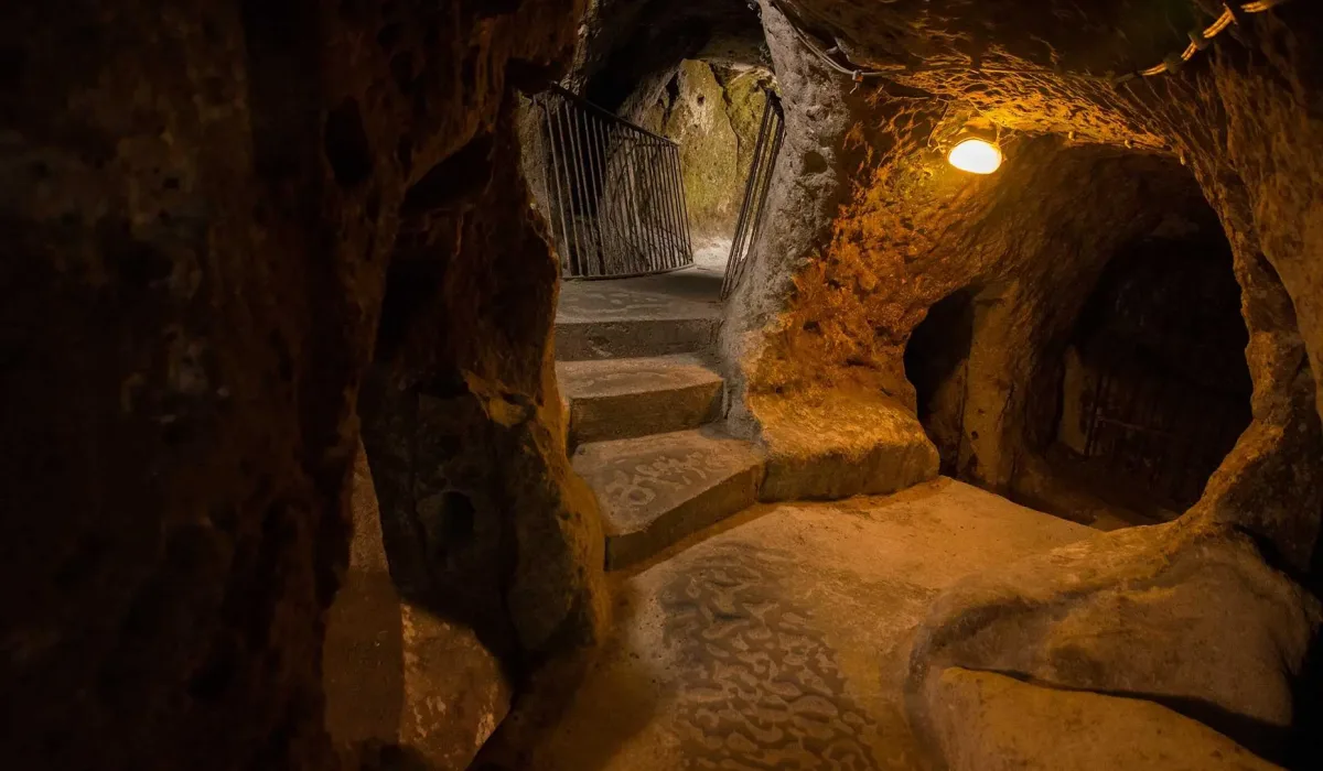 50e9448e-d58f-4369-bbf9-825e7f1a5ac2-Derinkuyu-turkey-shutterstock